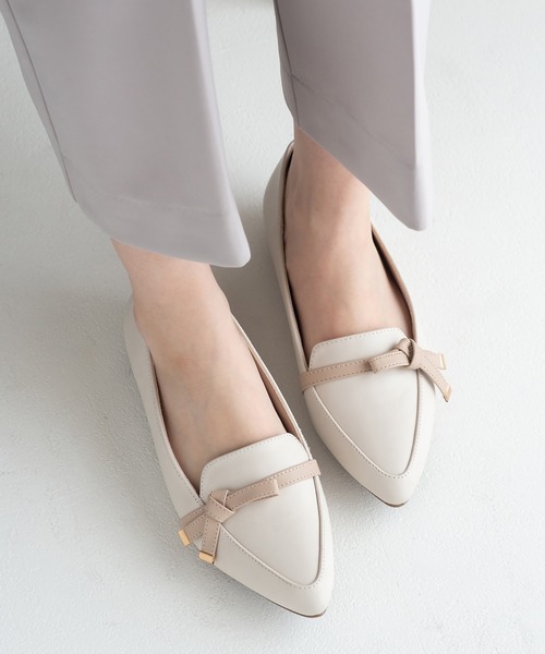 JELLY BEANS(ジェリービーンズ)の「【晴雨兼用】【防水・撥水】【生活防水】【滑りにくい】【雨の日】【通勤靴】【レイン対応】ノットリボンレインローファーパンプス(415-59161)JELLY BEANS(ジェリービーンズ)(レインシューズ・レディース・ブラック/アイボリー/グレイッシュベージュ・22.5/23/23.5/24/24.5)」の2枚目の写真