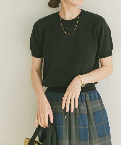 ITEMS URBANRESEARCH（アイテムズ アーバンリサーチ）の「コンパクト半袖ニット（ニット/セーター・レディース・ブラック/オフホワイト/オレンジ・FREE）」の5枚目の写真