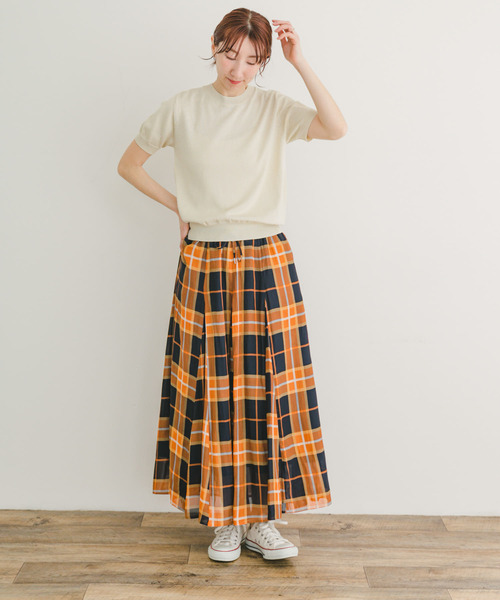 ITEMS URBANRESEARCH（アイテムズ アーバンリサーチ）の「コンパクト半袖ニット（ニット/セーター・レディース・ブラック/オフホワイト/オレンジ・FREE）」の17枚目の写真
