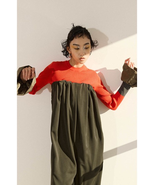 OMMO（オーエムエムオー）の「TUCK BUSTIER ALL IN ONE（つなぎ/オールインワン・レディース・ブラック/カーキ・MEDIUM/SMALL）」の9枚目の写真