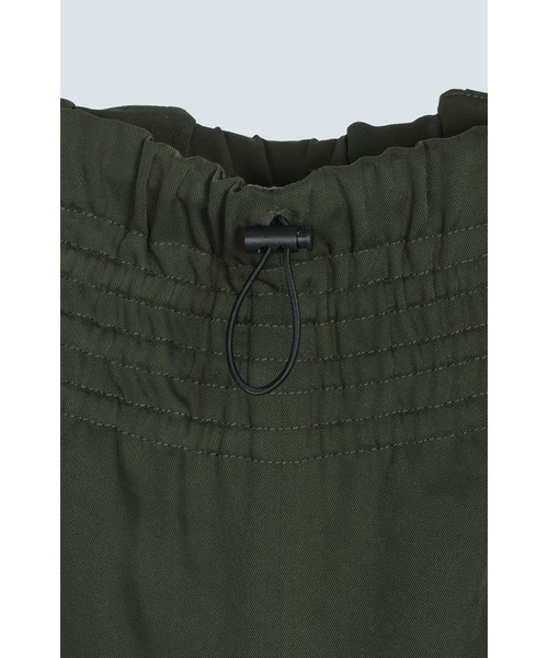 OMMO（オーエムエムオー）の「TUCK BUSTIER ALL IN ONE（つなぎ/オールインワン・レディース・ブラック/カーキ・MEDIUM/SMALL）」の14枚目の写真