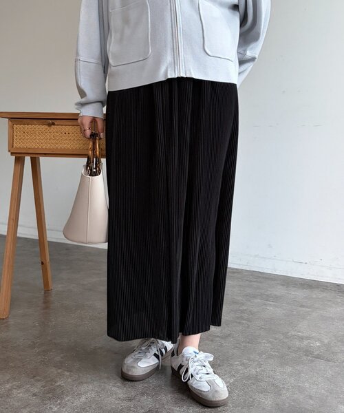 Chez toi(シェトワ)の「プリーツナロースカート(スカート・レディース・ベージュ/オレンジ/カーキ/ブルー/ブラック/ブルー系その他・FREE)」の8枚目の写真