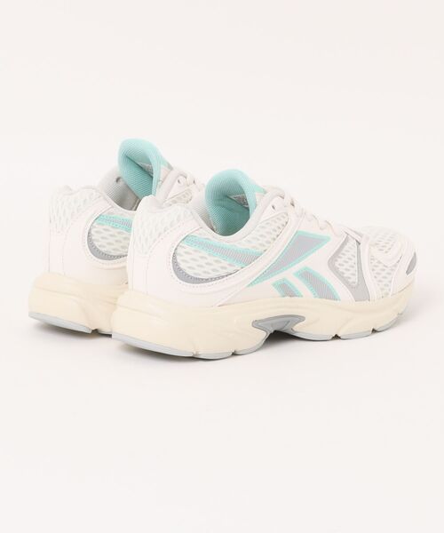 Reebok(リーボック)の「【Reebok for emmi】P ROAD PLUS VI(スニーカー・レディース・ホワイト・25cm/24.5cm/24cm/23.5cm/23cm)」の2枚目の写真