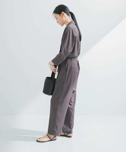URBAN RESEARCH（アーバンリサーチ）の「『2サイズ展開』フロントタックジャンプスーツ（サロペット/オーバーオール・レディース・ブラック/チャコールグレー・38/40）」の19枚目の写真