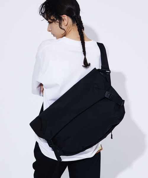 NOIR(ノワール)の「【NoiR/ノアール】ComCompass messenger N25002/メッセンジャーバッグ(メッセンジャーバッグ・メンズ・ブラック/ブラック系その他・フリー)」の1枚目の写真