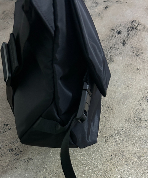 NOIR(ノワール)の「【NoiR/ノアール】ComCompass messenger N25002/メッセンジャーバッグ(メッセンジャーバッグ・メンズ・ブラック/ブラック系その他・フリー)」の10枚目の写真