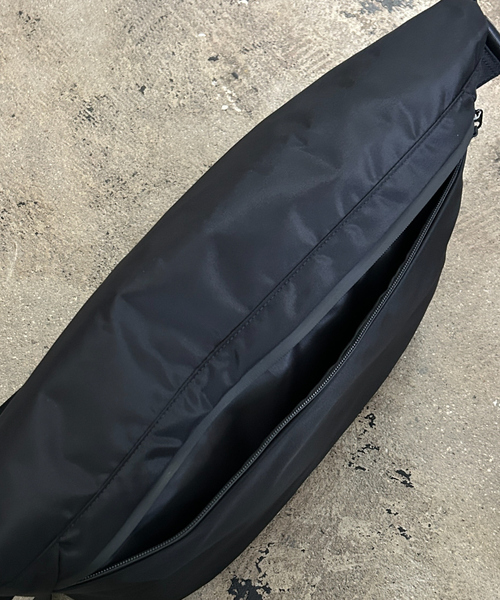 NOIR(ノワール)の「【NoiR/ノアール】ComCompass messenger N25002/メッセンジャーバッグ(メッセンジャーバッグ・メンズ・ブラック/ブラック系その他・フリー)」の15枚目の写真