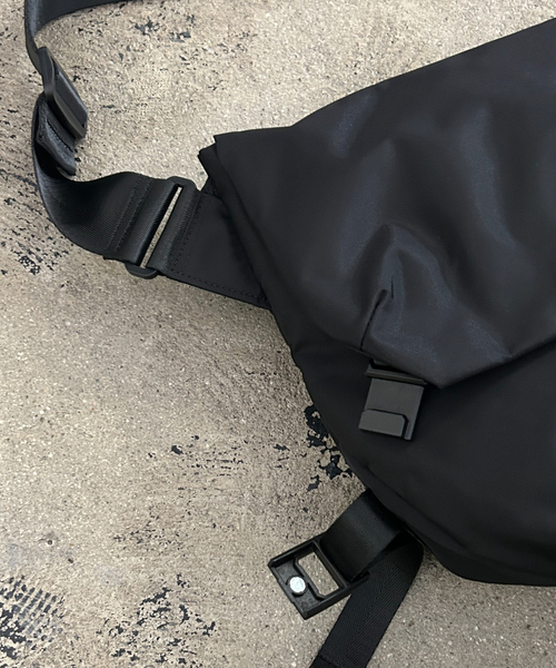 NOIR(ノワール)の「【NoiR/ノアール】ComCompass messenger N25002/メッセンジャーバッグ(メッセンジャーバッグ・メンズ・ブラック/ブラック系その他・フリー)」の17枚目の写真