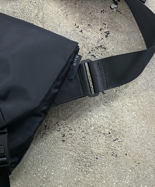 NOIR(ノワール)の「【NoiR/ノアール】ComCompass messenger N25002/メッセンジャーバッグ(メッセンジャーバッグ・メンズ・ブラック/ブラック系その他・フリー)」の21枚目の写真