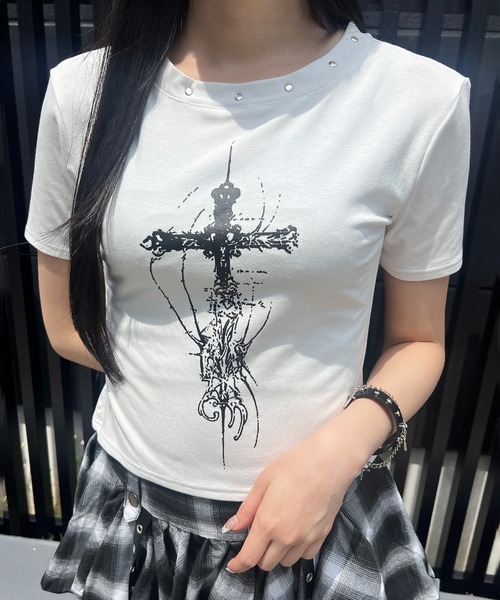 Figments(フィグメンツ)の「ドームネッククロスプリントトップス(Tシャツ/カットソー・レディース・ホワイト/ブラック・FREE)」の2枚目の写真