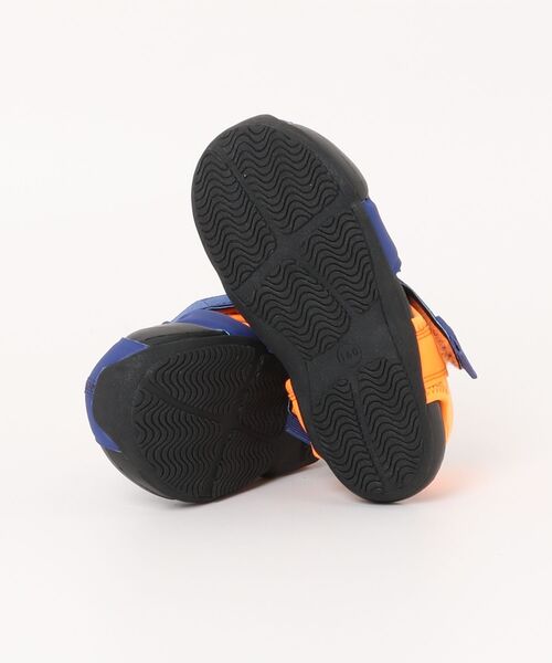 MAD FOOT（マッドフット）の「MADFOOT! マッドフット キッズ アドベンチャーサンダル 両開きストラップ 251001（サンダル・キッズ・ブラック/ブラック×ブルー/ブルー系その他2・16.0cm/17.0cm/18.0cm/19.0cm）」の4枚目の写真