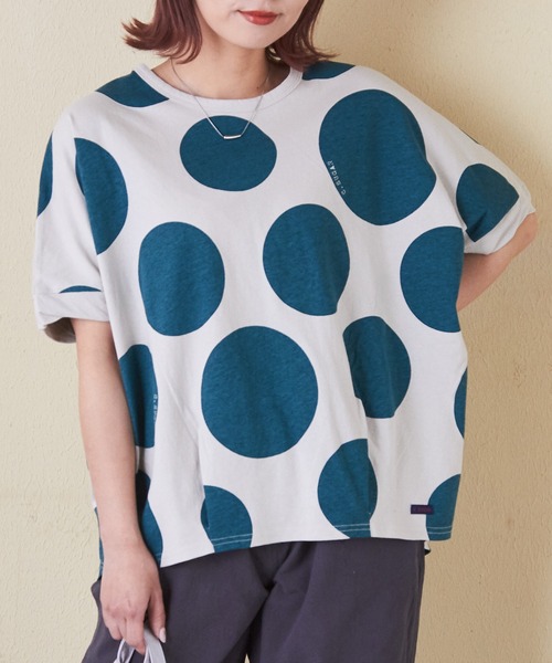 CUBE SUGAR(キューブシュガー)の「ドットプリント汗染み防止加工ドルマンTシャツ(Tシャツ/カットソー・レディース・ホワイト/マルチ/スミクロ/グレイッシュベージュ・M)」の3枚目の写真