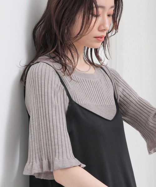 n'OrLABEL(ノアールレーベル)の「袖フリル半袖リブニット(ニット/セーター・レディース・ブラック/ブルー/グレイッシュベージュ・1/2)」の2枚目の写真