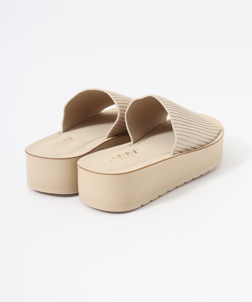 AAA+Feminine(サンエープラスフェミニン)の「AAA+FEMININE 厚底 コンフォート ニットサンダル(サンダル・レディース・ベージュ/ブラック・S/L/LL/M)」の11枚目の写真