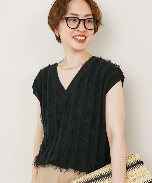 le.coeur blanc（ルクールブラン）の「《手洗い可能》フリンジVネックフレンチニット（ニット/セーター・レディース・ブラック/オフホワイト・38）」の12枚目の写真