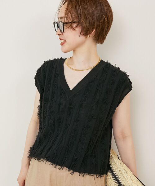 le.coeur blanc（ルクールブラン）の「《手洗い可能》フリンジVネックフレンチニット（ニット/セーター・レディース・ブラック/オフホワイト・38）」の11枚目の写真