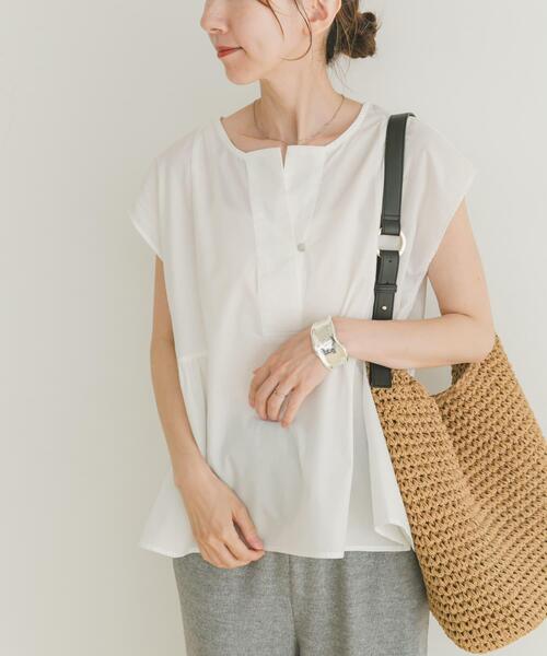 ITEMS URBANRESEARCH(アイテムズ アーバンリサーチ)の「ワイドスキッパーブラウス(シャツ/ブラウス・レディース・ブラック/ブルー/ホワイト・FREE)」の1枚目の写真