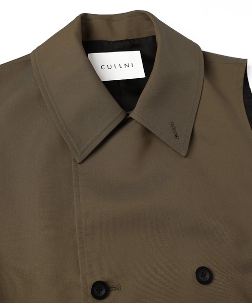 CULLNI（クルニ）の「Chambray Gabardine Tie Locken Long Vest（チェスターコート・メンズ・カーキ/ブラック/ネイビー・1/0/2）」の9枚目の写真