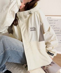 Java（ジャバ）の「《JaVaジャバコラボ》軽やかに魅せる、スポーティモード。サイド配色切替ナイロン100%パーカー（ナイロンジャケット）」