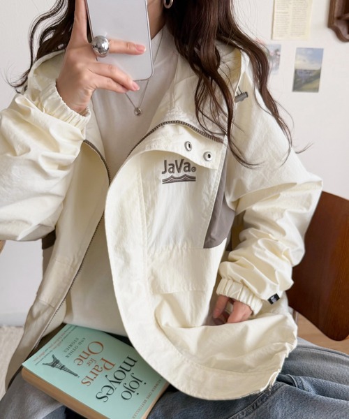 Java（ジャバ）の「《JaVaジャバコラボ》軽やかに魅せる、スポーティモード。サイド配色切替ナイロン100％パーカー（ナイロンジャケット・レディース・ネイビー×ホワイト/ブルー系その他/ホワイト系その他2/グレー系その他/ホワイト系その他/ホワイト×ネイビー・LARGE/X-LARGE/SMALL/MEDIUM）」の18枚目の写真