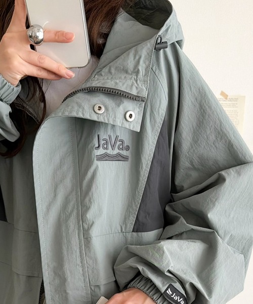 Java（ジャバ）の「《JaVaジャバコラボ》軽やかに魅せる、スポーティモード。サイド配色切替ナイロン100％パーカー（ナイロンジャケット・レディース・ネイビー×ホワイト/ブルー系その他/ホワイト系その他2/グレー系その他/ホワイト系その他/ホワイト×ネイビー・LARGE/X-LARGE/SMALL/MEDIUM）」の15枚目の写真