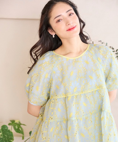 Chesty フラワー刺繍フレアトップス タグ付き未使用】chesty フラワー刺繍フレアトップス - メルカリ