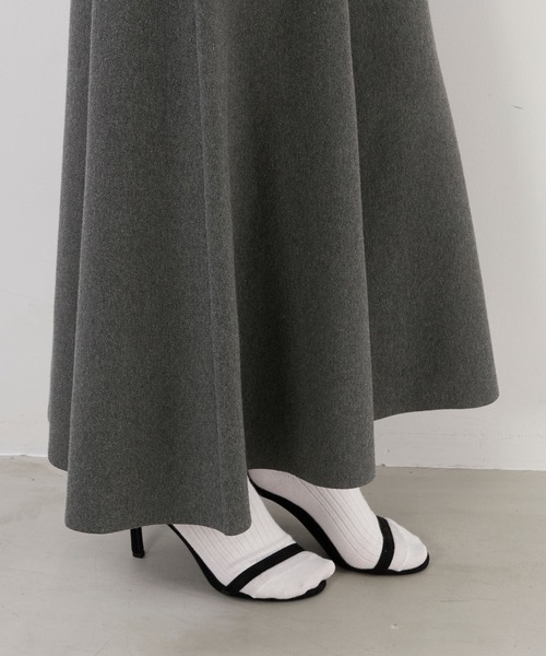 MICA&DEAL（マイカ＆ディール）の「ハーフミラノフレアニットスカート〈セットアップ対応〉（スカート・レディース・ブラウン/グレー/アイボリー・FREE）」の18枚目の写真