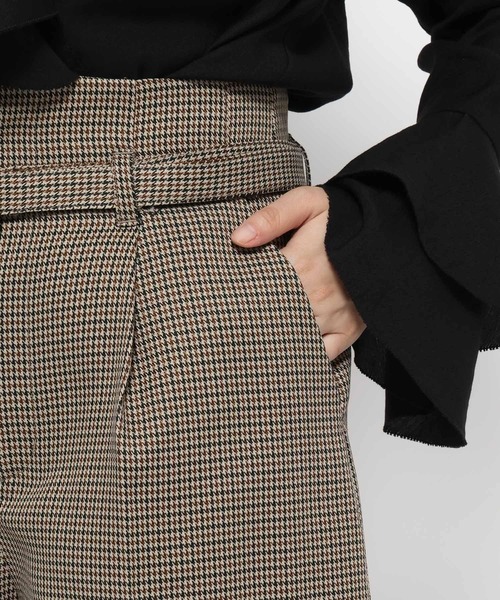 mysty woman（ミスティウーマン）の「ベルテッドショートパンツ 582499（その他パンツ・レディース・ブラウン系その他/ベージュ系その他/グレイッシュベージュ・FREE）」の12枚目の写真