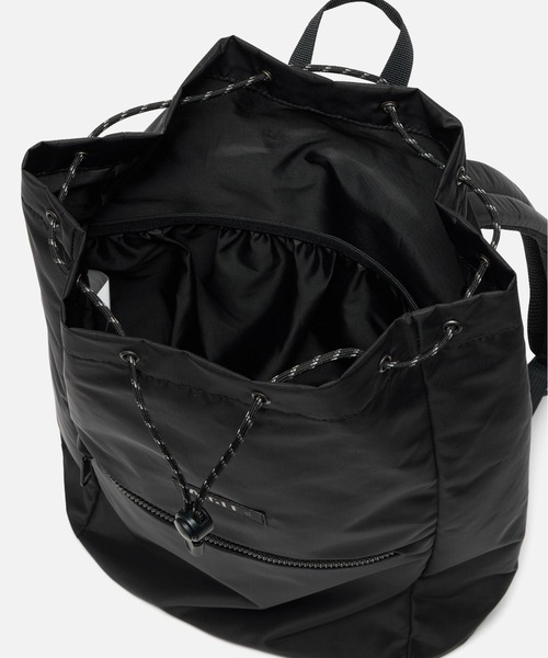 AIGLE(エーグル)の「撥水 アーバン 巾着ナイロンバックパック(バックパック/リュック・レディース・ブラック/グレー・FREE)」の6枚目の写真