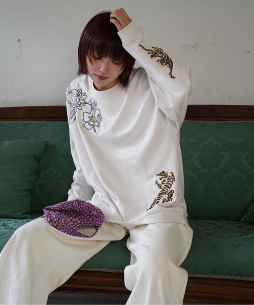 ATELANE（アテレーン）の「ATELANE / スウェードポンチ/アソート/刺繍デザイン/ロンTEE（Tシャツ/カットソー・メンズ・アイボリー/ブラック/ブラック系その他/ホワイト系その他・MEDIUM/LARGE）」の12枚目の写真