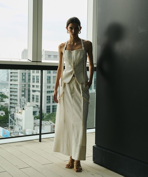 UNITED TOKYO(ユナイテッドトウキョウ)の「Vintage Nep Suspender Skirt|セットアップ/細見え/春服(スカート・レディース・ブラック/オフホワイト・1/2)」の3枚目の写真