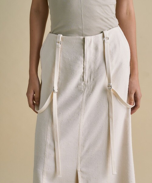 UNITED TOKYO(ユナイテッドトウキョウ)の「Vintage Nep Suspender Skirt|セットアップ/細見え/春服(スカート・レディース・ブラック/オフホワイト・1/2)」の9枚目の写真