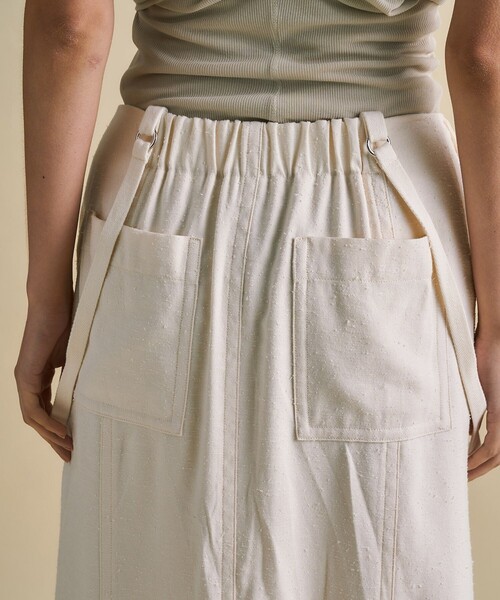 UNITED TOKYO(ユナイテッドトウキョウ)の「Vintage Nep Suspender Skirt|セットアップ/細見え/春服(スカート・レディース・ブラック/オフホワイト・1/2)」の11枚目の写真