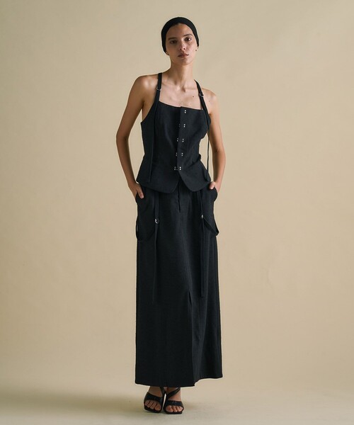 UNITED TOKYO(ユナイテッドトウキョウ)の「Vintage Nep Suspender Skirt|セットアップ/細見え/春服(スカート・レディース・ブラック/オフホワイト・1/2)」の14枚目の写真