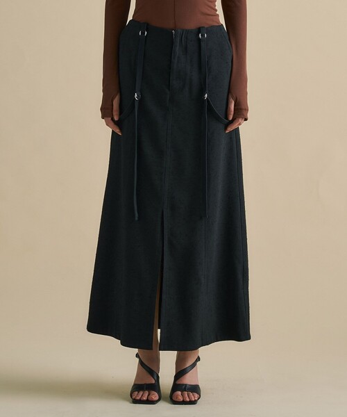 UNITED TOKYO(ユナイテッドトウキョウ)の「Vintage Nep Suspender Skirt|セットアップ/細見え/春服(スカート・レディース・ブラック/オフホワイト・1/2)」の18枚目の写真