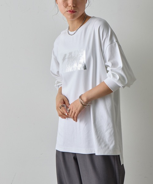 COLONY 2139(コロニートゥーワンスリーナイン)の「箔プリント袖リブ長袖Tシャツ(Tシャツ/カットソー・レディース・ホワイト/ブラウン/ブラック・FREE)」の22枚目の写真