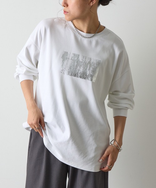 COLONY 2139(コロニートゥーワンスリーナイン)の「箔プリント袖リブ長袖Tシャツ(Tシャツ/カットソー・レディース・ホワイト/ブラウン/ブラック・FREE)」の21枚目の写真