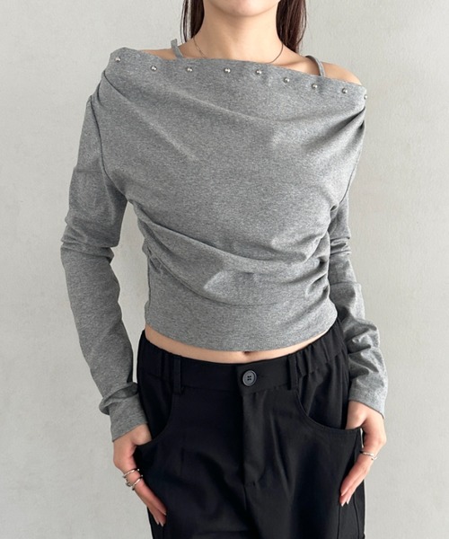 Bamm(バム)の「スタッズオフショルサイドギャザートップス(Tシャツ/カットソー・レディース・ブラック/グレー/ネイビー/ホワイト/レッド・FREE)」の3枚目の写真