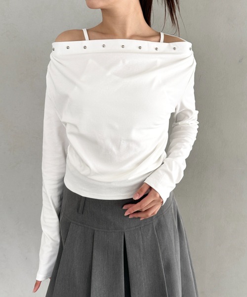 Bamm(バム)の「スタッズオフショルサイドギャザートップス(Tシャツ/カットソー・レディース・ブラック/グレー/ネイビー/ホワイト/レッド・FREE)」の1枚目の写真