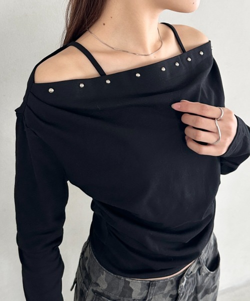 Bamm(バム)の「スタッズオフショルサイドギャザートップス(Tシャツ/カットソー・レディース・ブラック/グレー/ネイビー/ホワイト/レッド・FREE)」の2枚目の写真