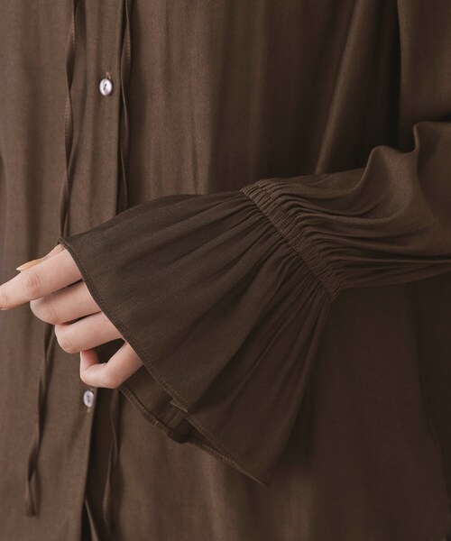 OPAQUE.CLIP（オペークドットクリップ）の「フリルカラーブラウス【洗濯機OK】（シャツ/ブラウス・レディース・ナチュラル/ブラウン系その他/パープル・38/40/42）」の22枚目の写真