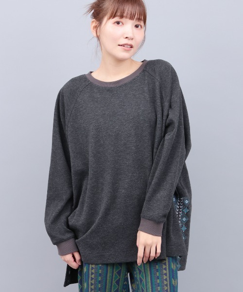 チチカカ(チチカカ)の「起毛サカリバドルマンプルオーバー(Tシャツ/カットソー・レディース・ネイビー/ベージュ/チャコールグレー・FREE)」の2枚目の写真