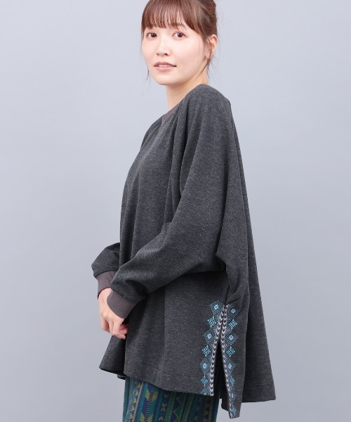 チチカカ(チチカカ)の「起毛サカリバドルマンプルオーバー(Tシャツ/カットソー・レディース・ネイビー/ベージュ/チャコールグレー・FREE)」の5枚目の写真