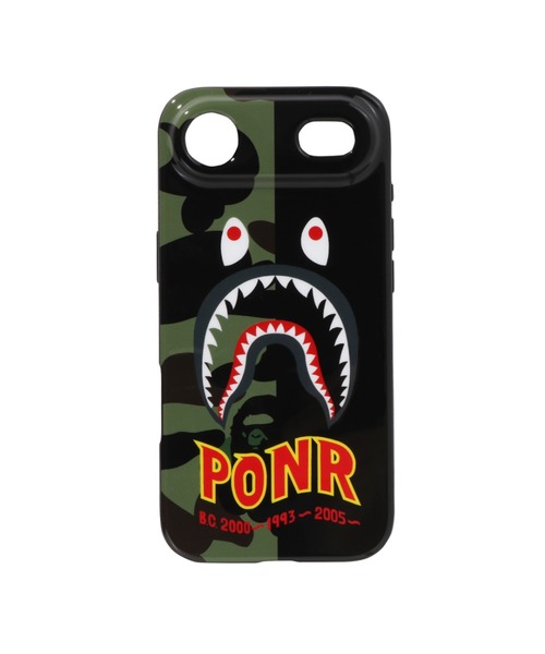 A BATHING APE（アベイシングエイプ）の「1ST CAMO 2ND SHARK IPHONE 17 AIR CASE（スマホケース/カバー・メンズ・グリーン/イエロー・FREE）」の2枚目の写真