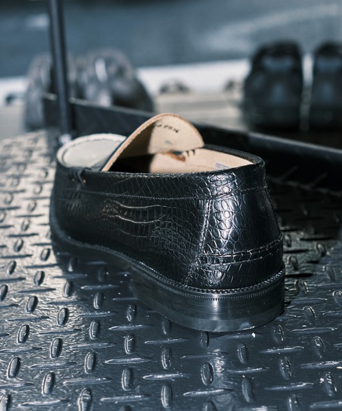 The Kenford Fineshoes（ケンフォードファインシューズ）の「別注 EMBOSSED LOAFERS BLACK WHITE CROCODILE COMBI（ローファー・メンズ・その他2・25/25.5/26/26.5/27）」の8枚目の写真