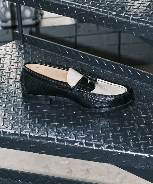 別注 EMBOSSED LOAFERS BLACK WHITE CROCODILE COMBI（ローファー