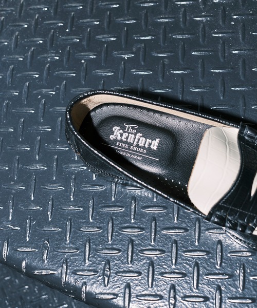 The Kenford Fineshoes（ケンフォードファインシューズ）の「別注 EMBOSSED LOAFERS BLACK WHITE CROCODILE COMBI（ローファー・メンズ・その他2・25/25.5/26/26.5/27）」の11枚目の写真