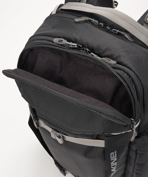 DAKINE(ダカイン)の「DAKINE MISSION PRO BACKPACK 32L バックパック/リュック 【25-26SNOWモデル】/ダカインスキースノーボードギア(バックパック・リュックサック)(バックパック/リュック・メンズ・ブラック・FREE)」の11枚目の写真
