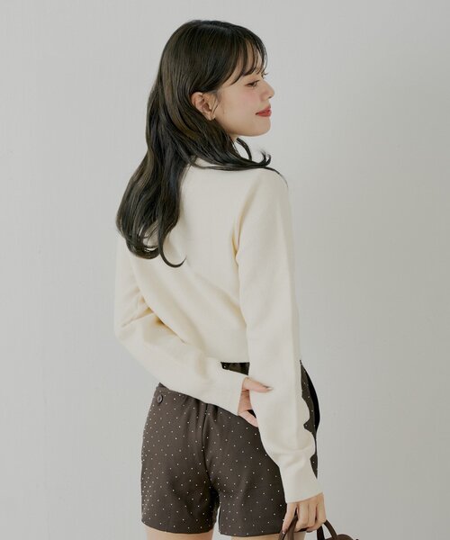 Chico（チコ）の「【SALON by Chico/4色展開】フロントリボンパールフリルトップス（ニット/セーター・レディース・グレー/アイボリー/ブラック/ホワイト系その他2・FREE）」の12枚目の写真