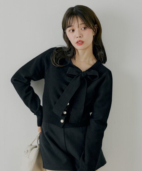 Chico（チコ）の「【SALON by Chico/4色展開】フロントリボンパールフリルトップス（ニット/セーター・レディース・グレー/アイボリー/ブラック/ホワイト系その他2・FREE）」の16枚目の写真